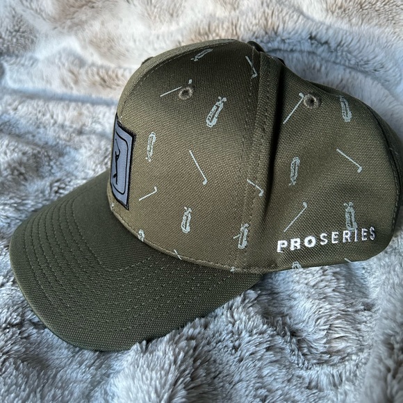PGA Tour Moisture Wicking Proseries Adjustable Hat AVASB022DS BEETLE - Picture 2 of 5